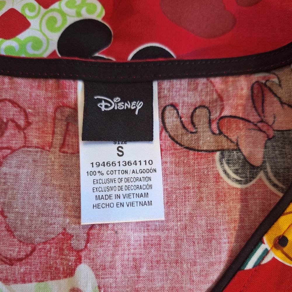 Cherokee Disney Chtistmas Mickey & Minnie Scrub Top NwT Small  *D3 - Picture 3 of 7